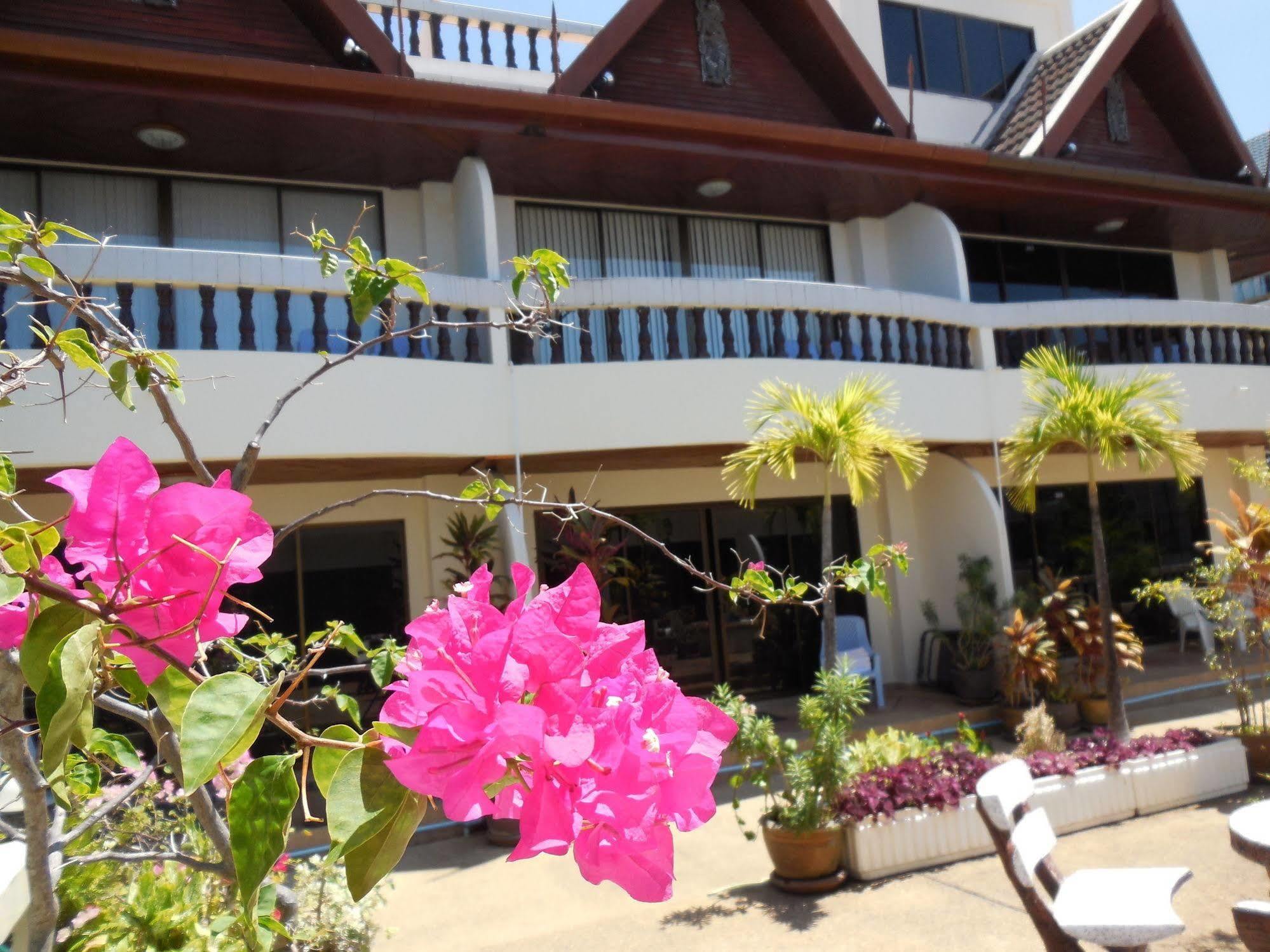 Blue Sky Residence Patong Exterior foto